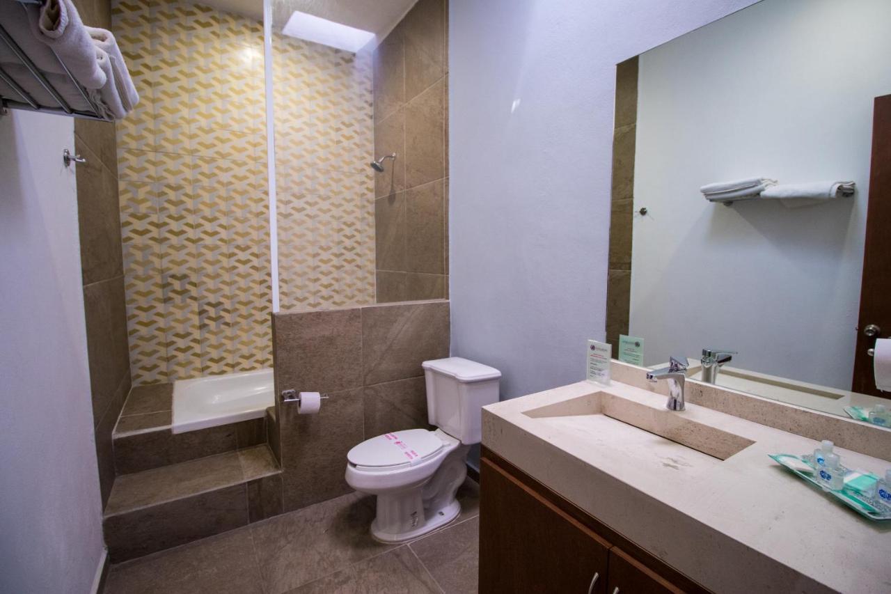 צ'ולולה Hotel Santa Rosa By Rotamundos מראה חיצוני תמונה