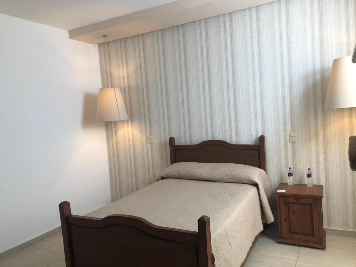 צ'ולולה Hotel Santa Rosa By Rotamundos מראה חיצוני תמונה