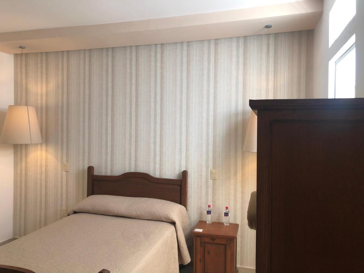 צ'ולולה Hotel Santa Rosa By Rotamundos מראה חיצוני תמונה