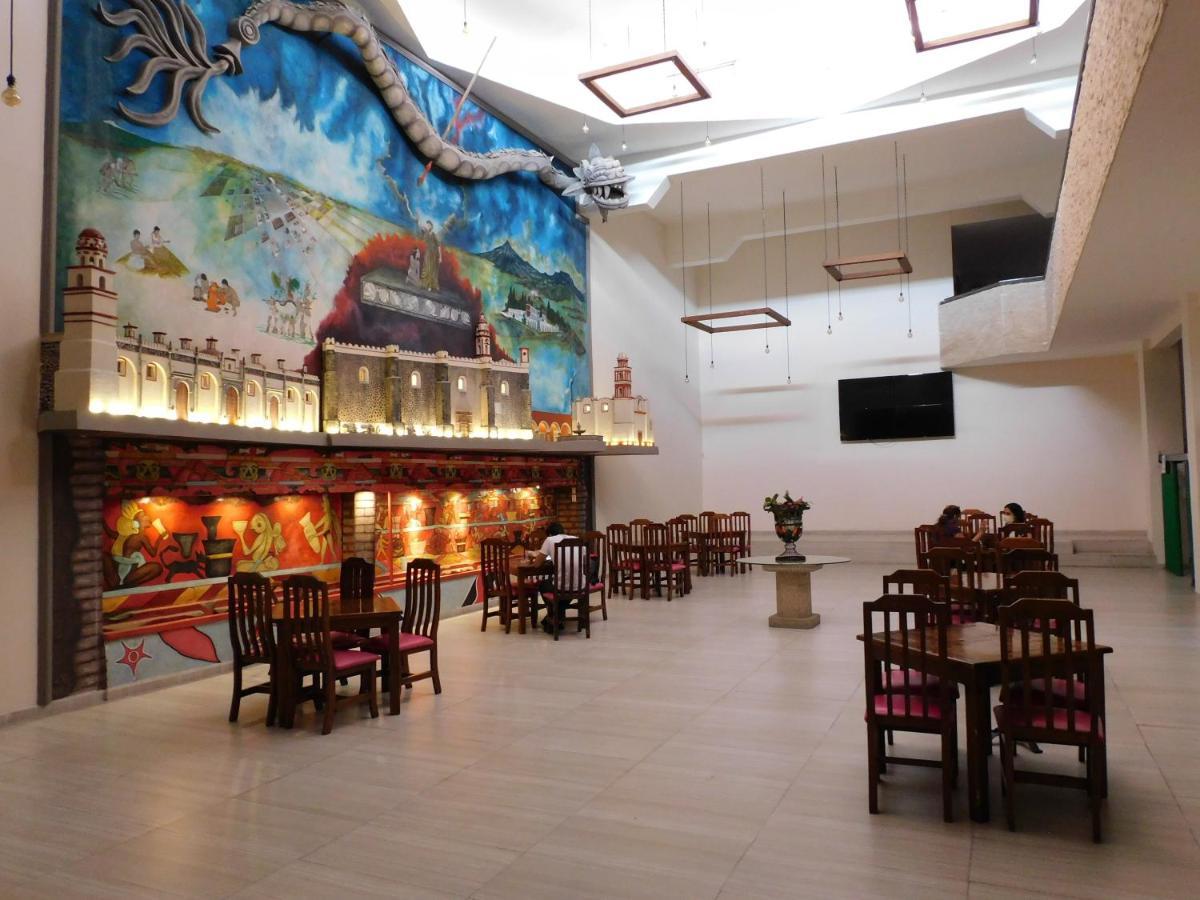 צ'ולולה Hotel Santa Rosa By Rotamundos מראה חיצוני תמונה