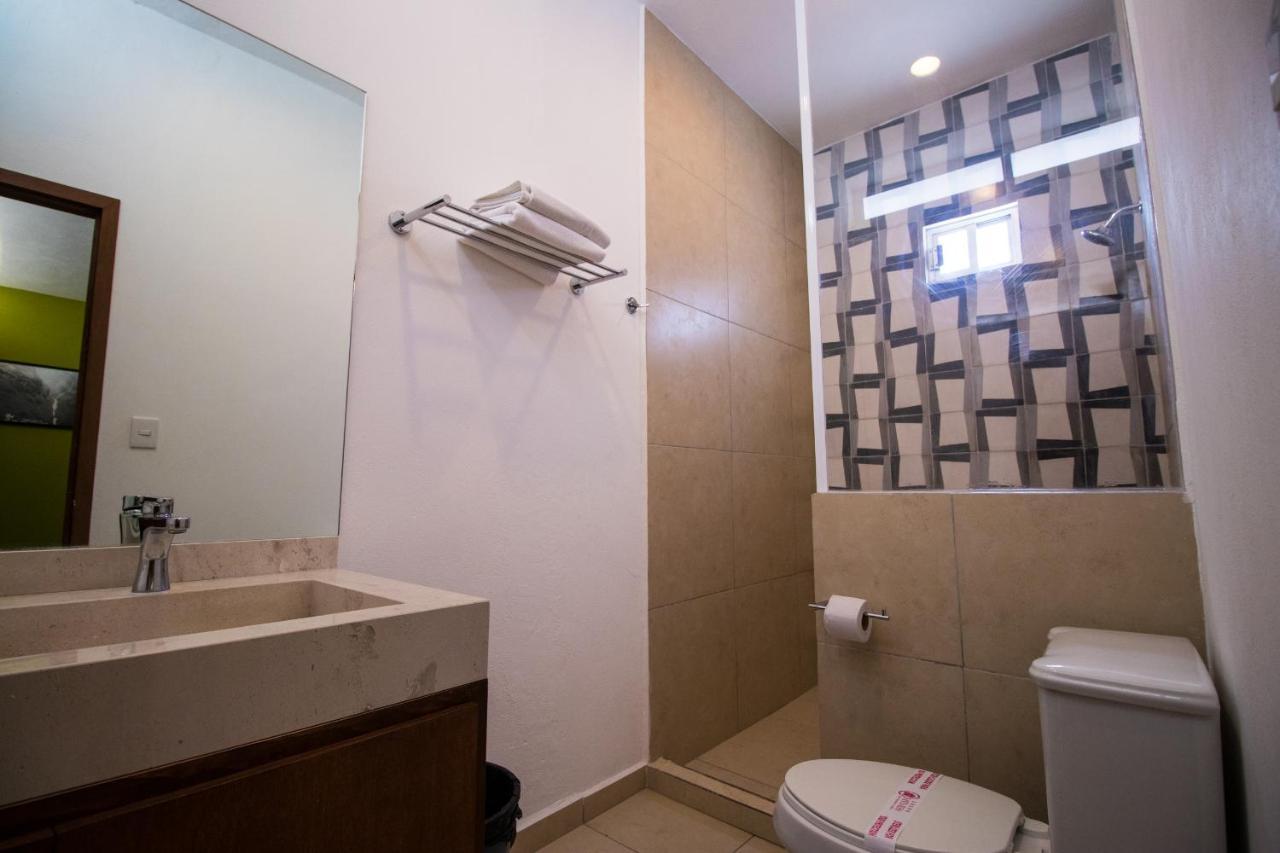 צ'ולולה Hotel Santa Rosa By Rotamundos מראה חיצוני תמונה